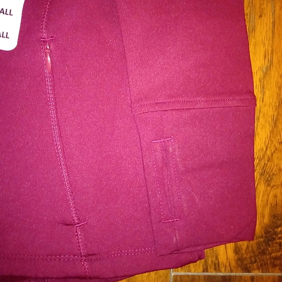 NWT Two piece athletic set - Picture 3 of 9